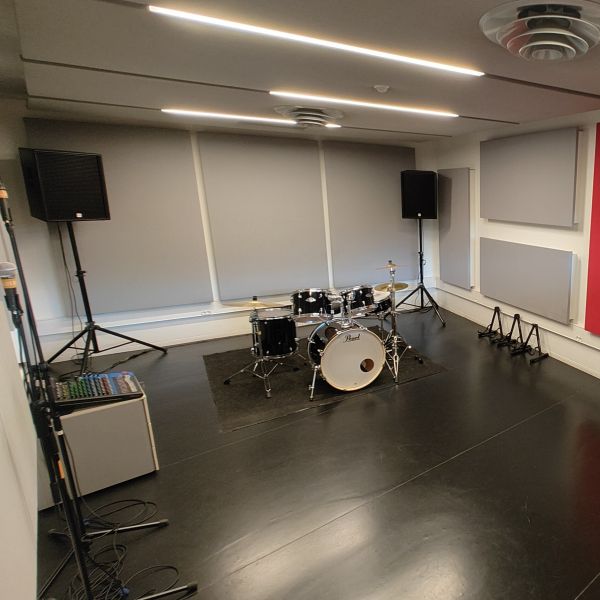 STUDIO 3 (max 6 personnes)