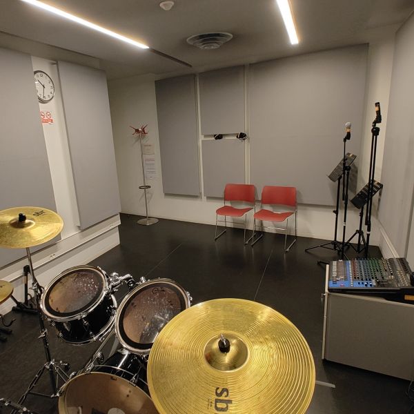 STUDIO 5 (max 4 personnes)