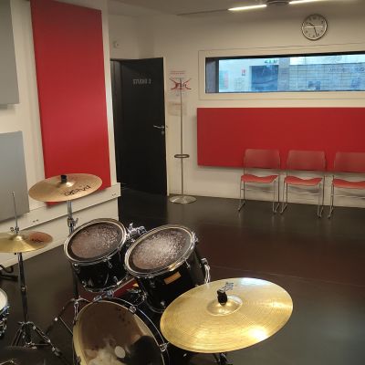 STUDIO 3 (max 6 personnes)