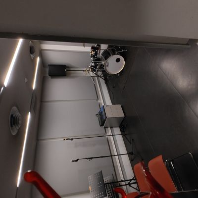 STUDIO 5 (max 4 personnes)
