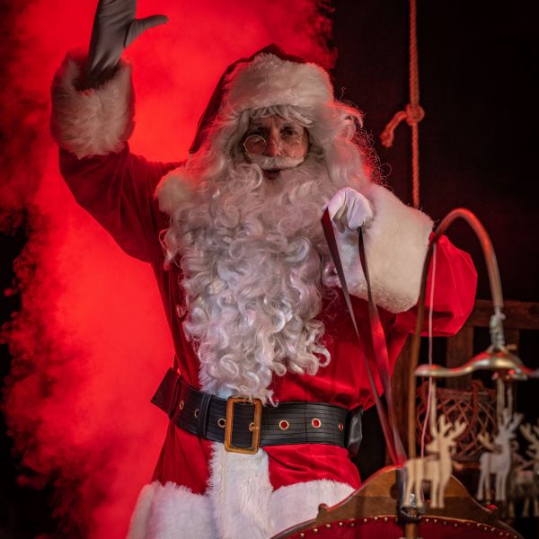 DANS LES COULISSES DU PÈRE NOËL
